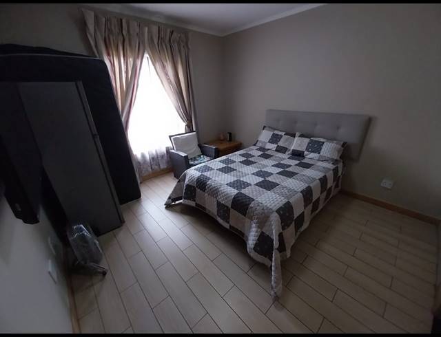 2 BEDROOM SECTIONAL TITLE FOR SALE IN SUMMERSET